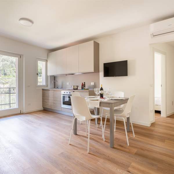 HOLIDAY APARTMENTS TORBOLE-RIVA DEL GARDA (TN)