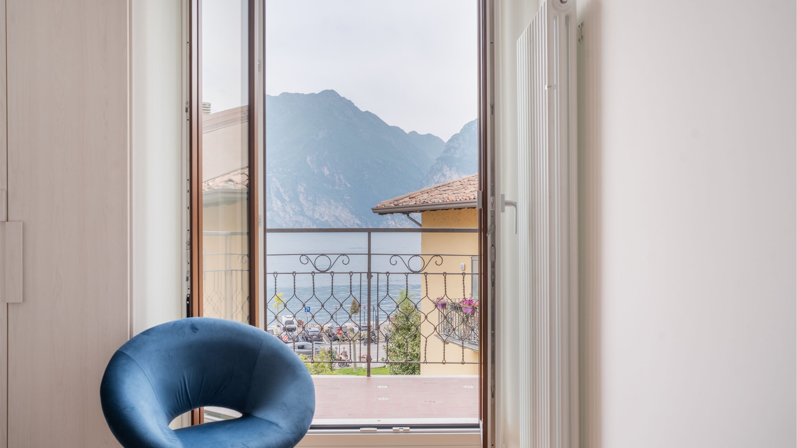HOLIDAY APARTMENTS TORBOLE-RIVA DEL GARDA (TN) Oleeva Garda Living | Appartamento con balcone
