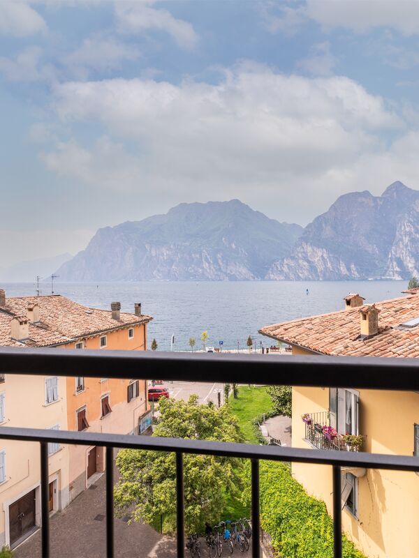 Appartamento attico vista lago