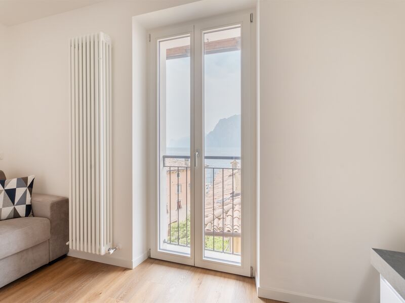 Appartamento attico vista lago