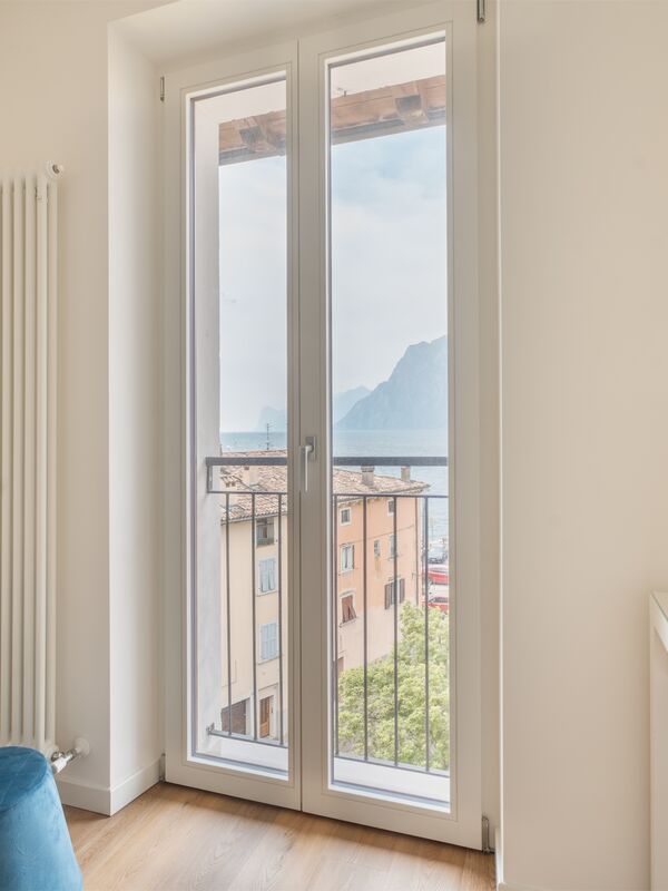 Appartamento attico vista lago